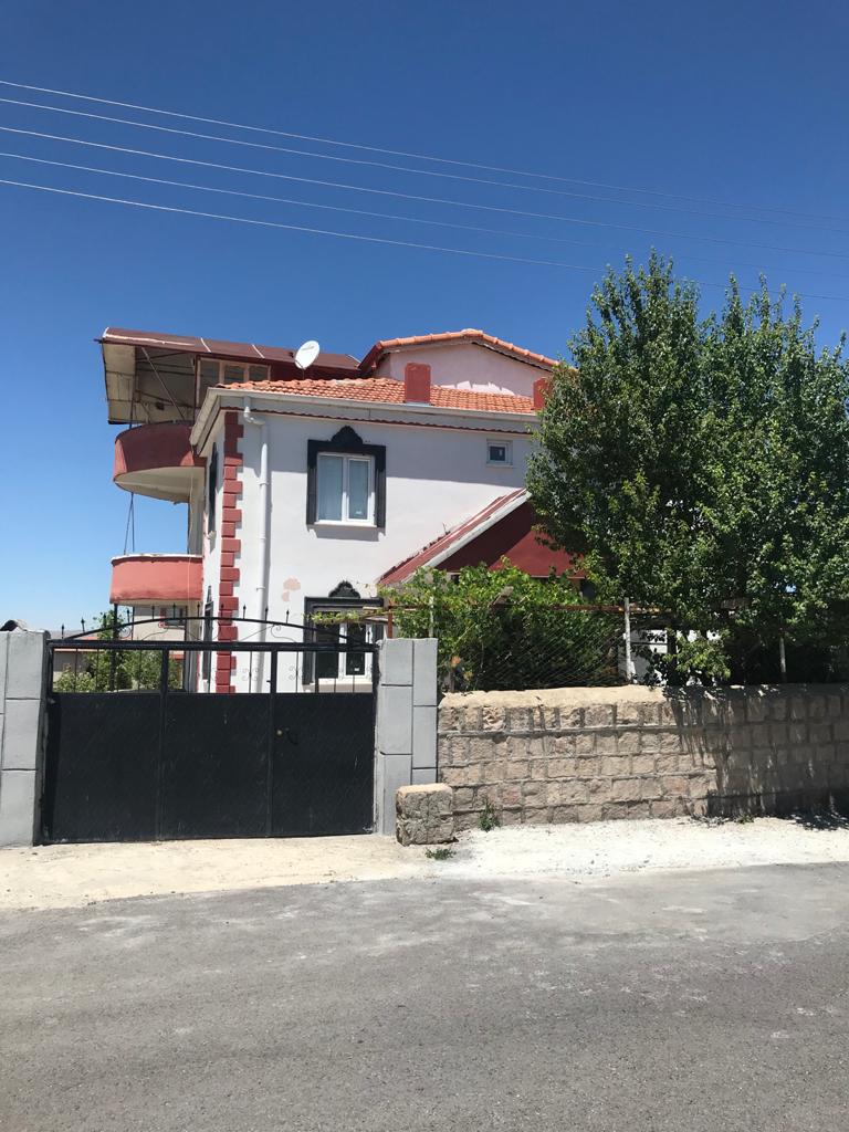 KOCASİNAN BARSAMADA 1 DÖNÜM İÇERİSİNDE SATILIK VİLLA